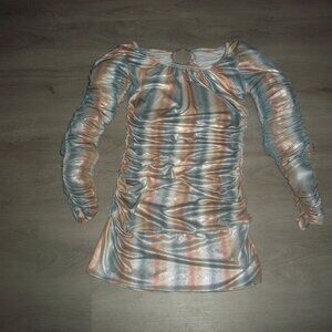 womens shimmery,metallic top.Long sleeves.Pleated.size Jr.large